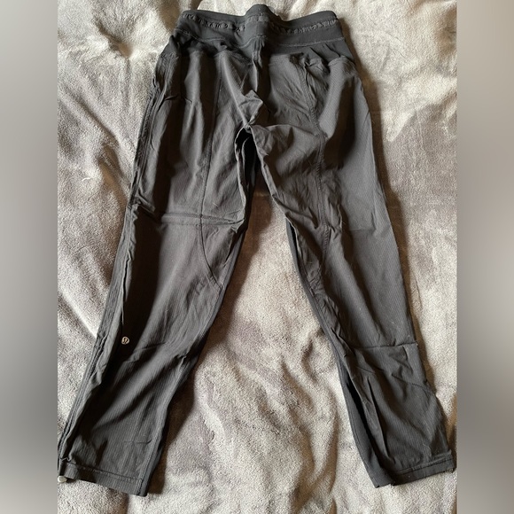 LULULEMON Studio Crop - Picture 2 of 3